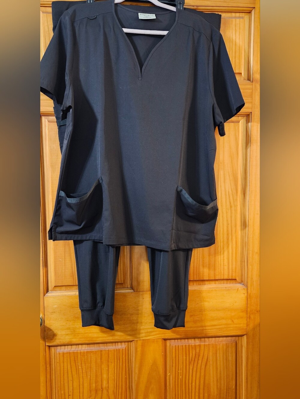 Women's 2x Whisperlite Scrub Set